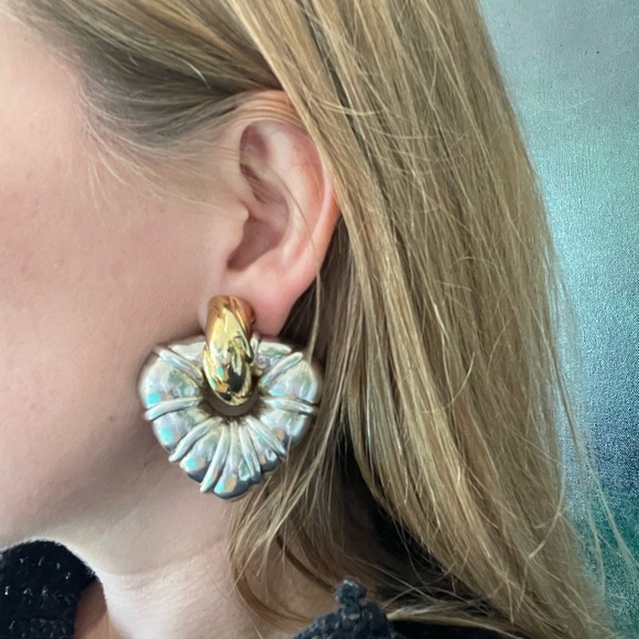 Vintage Une Ligne Paris French Designer Big Door Knocker Clip Earrings signed - Picture 7 of 7